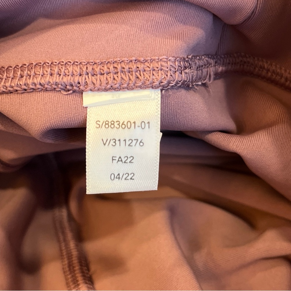 Athleta Women’s Elation Train Logo 7/8 Tight Leggings Pale Purple Size XS - Picture 8 of 8